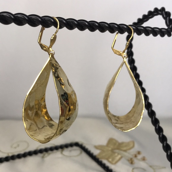 Shiny Gold Tone Metal Earrings VTG 80’s - Picture 2 of 4